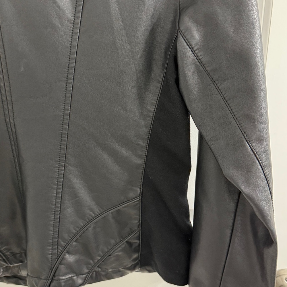 Guess Women's Sleek Black Faux Leather Jacket - Picture 4 of 5
